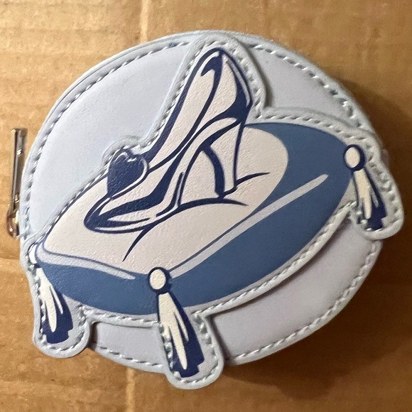 Disney Cinderella 3-Piece Cosmetic Bags - Picture 2 of 5